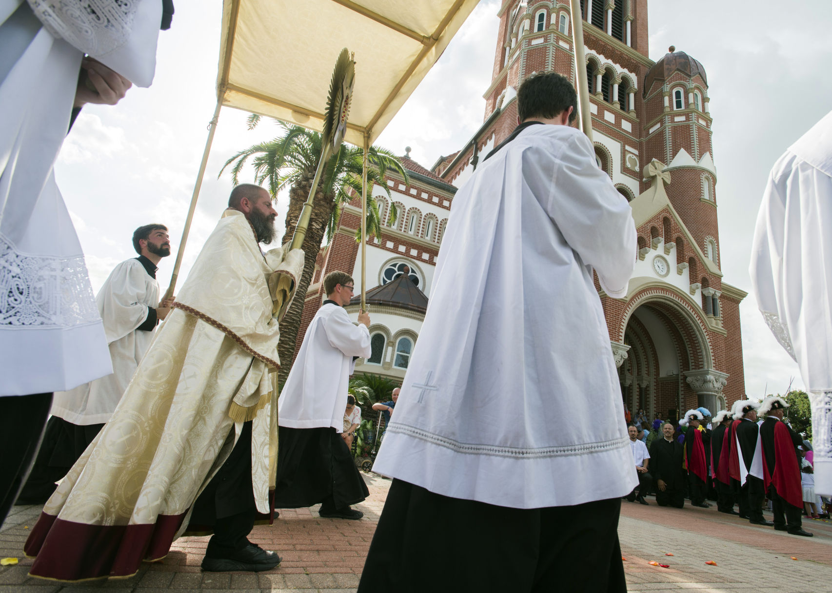 ACA.eucharisticprocession070.081618